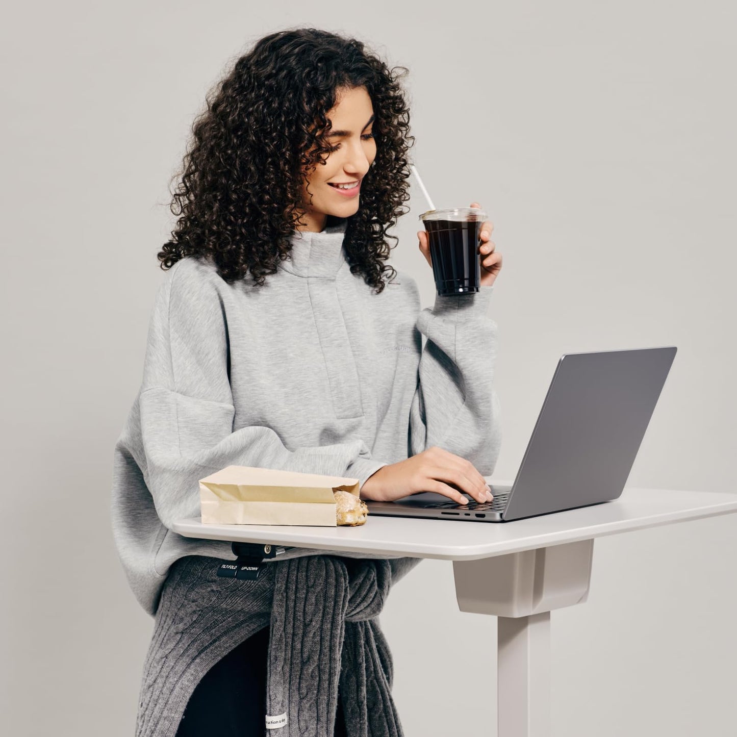 TopJob ANYDESK FOLD standing desk, portable, foldable, lockable wheels.